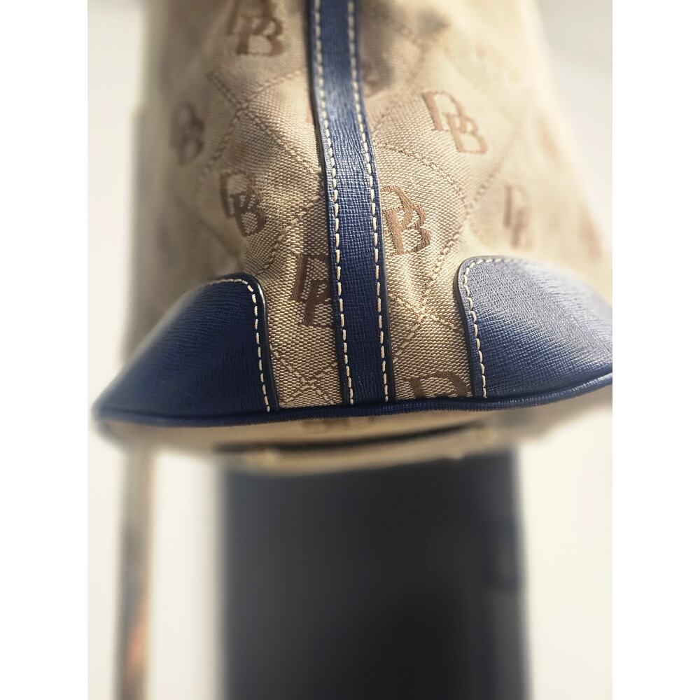 Dooney & Bourke - Picture 7 of 15